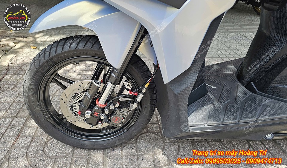 Anh khách thay thế heo dầu zin bằng heo dầu Brembo chính hãng cao cấp