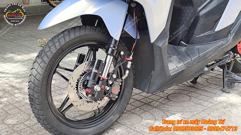 Bộ phanh ABS cũng được anh khách yêu cầu nâng cấp thêm cho xế yêu
