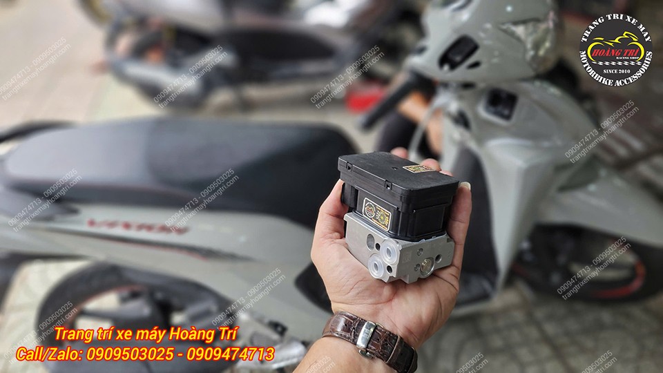 Bộ đôi này hoạt động phối hợp giúp điều khiển hệ thống phanh Vision mượt mà, chính xác