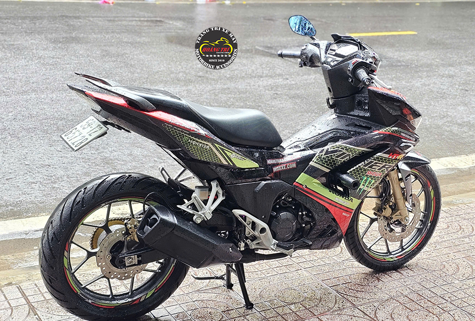 Gầm xe trông cao ráo và khoẻ khoắn hơn đáng kể so với bản gốc
