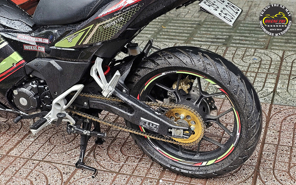 Gắp sau phong cách Motor Racing thay thế cho gắp zin giúp xe Winner X thể thao hơn