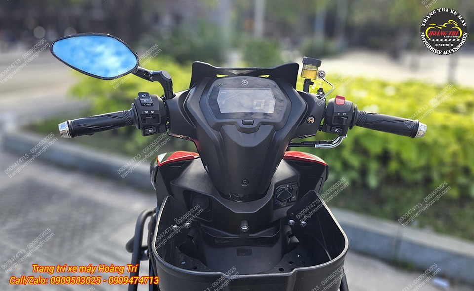 Góc nhìn sau tay lái của Winner X với đồng hồ Exciter 155 hiện đại