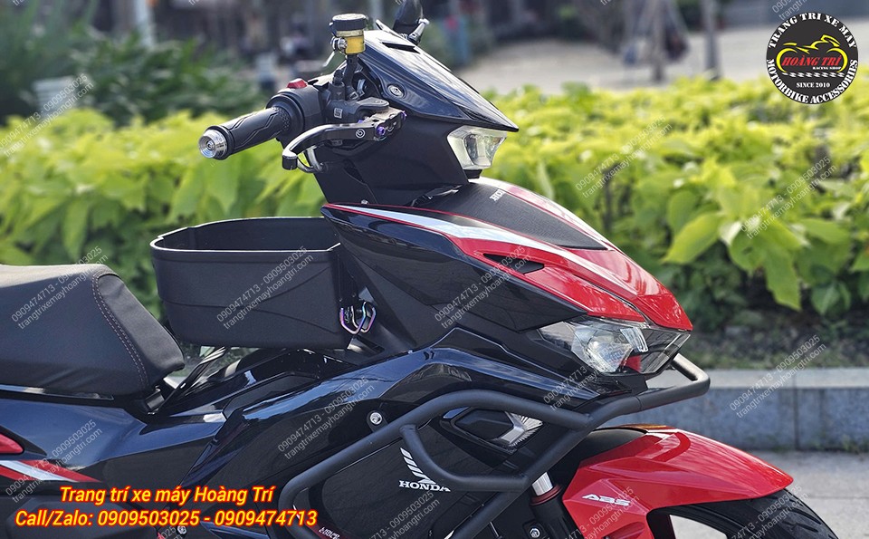 Phần phải xe cũng được hoàn thiện đồng bộ, thể hiện sự cá nhân hóa rõ nét hơn
