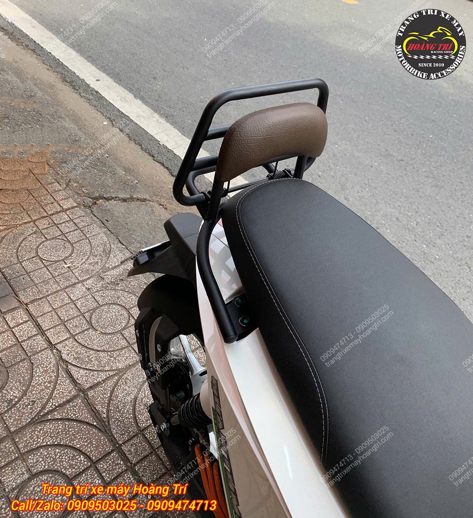 Baga sau tựa lưng với phần nệm dày mang lại cảm giác êm ái suốt hành trình di chuyển