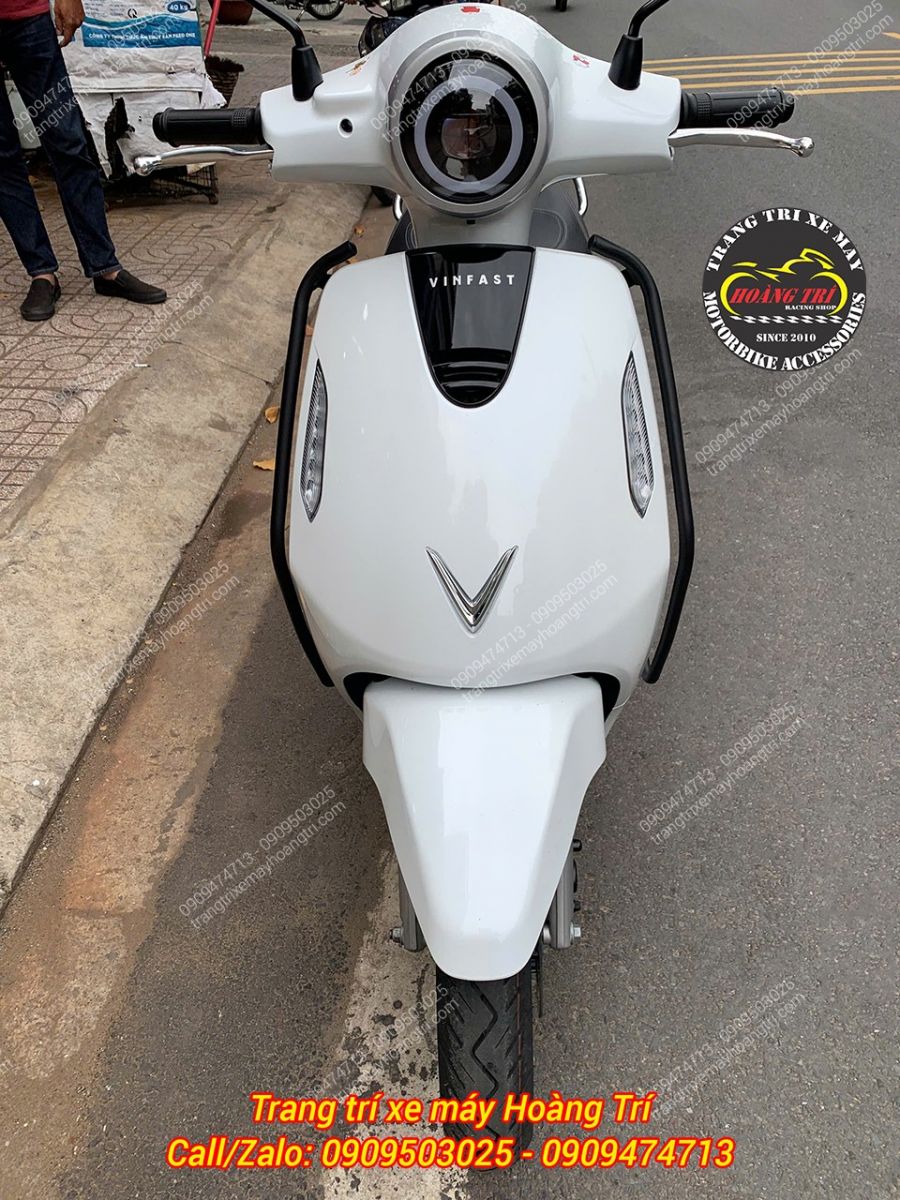 EVO Grand sau khi lên khung bảo vệ trông như được khoác thêm lớp giáp chắc chắn