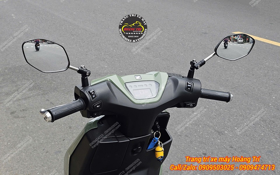 Phần viền kính mảnh tạo cảm giác thanh thoát và mở rộng tầm nhìn phía sau