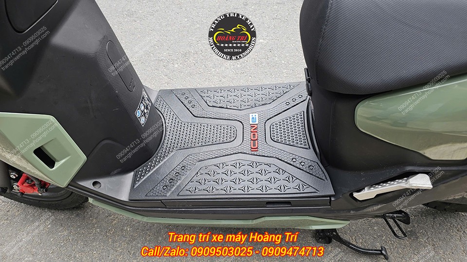 Thảm để chân cao su dành riêng cho Honda Icon-E với logo xe đặt ngay giữa trung tâm