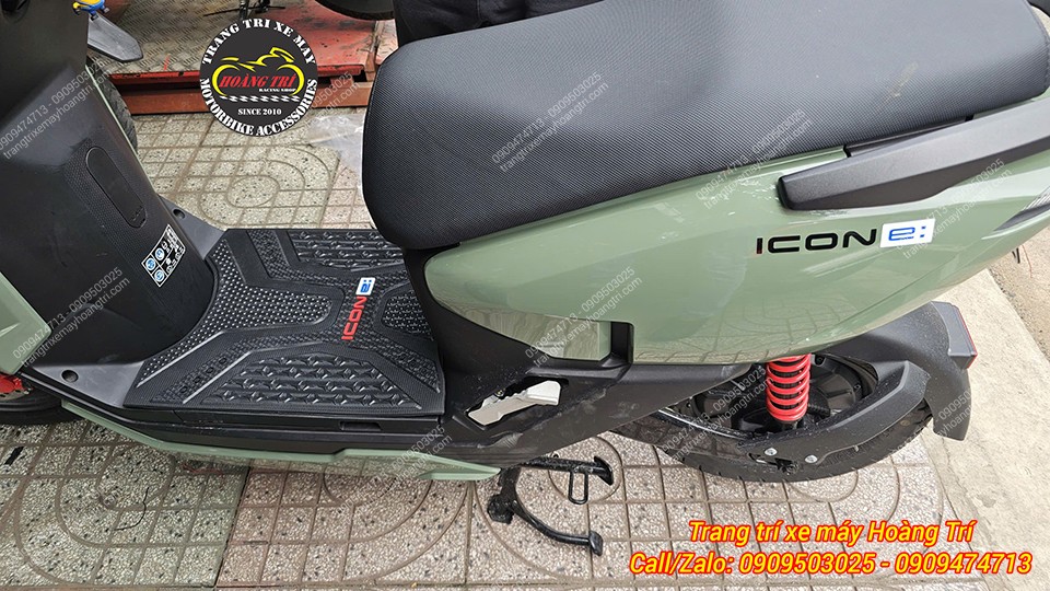 Thiết kế vừa vặn với phần sàn xe và nổi bật với các họa tiết tinh tế trên bề mặt