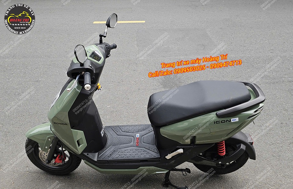 Bề mặt chống trượt tốt, giúp giữ vững chân và thuận tiện khi vệ sinh xe