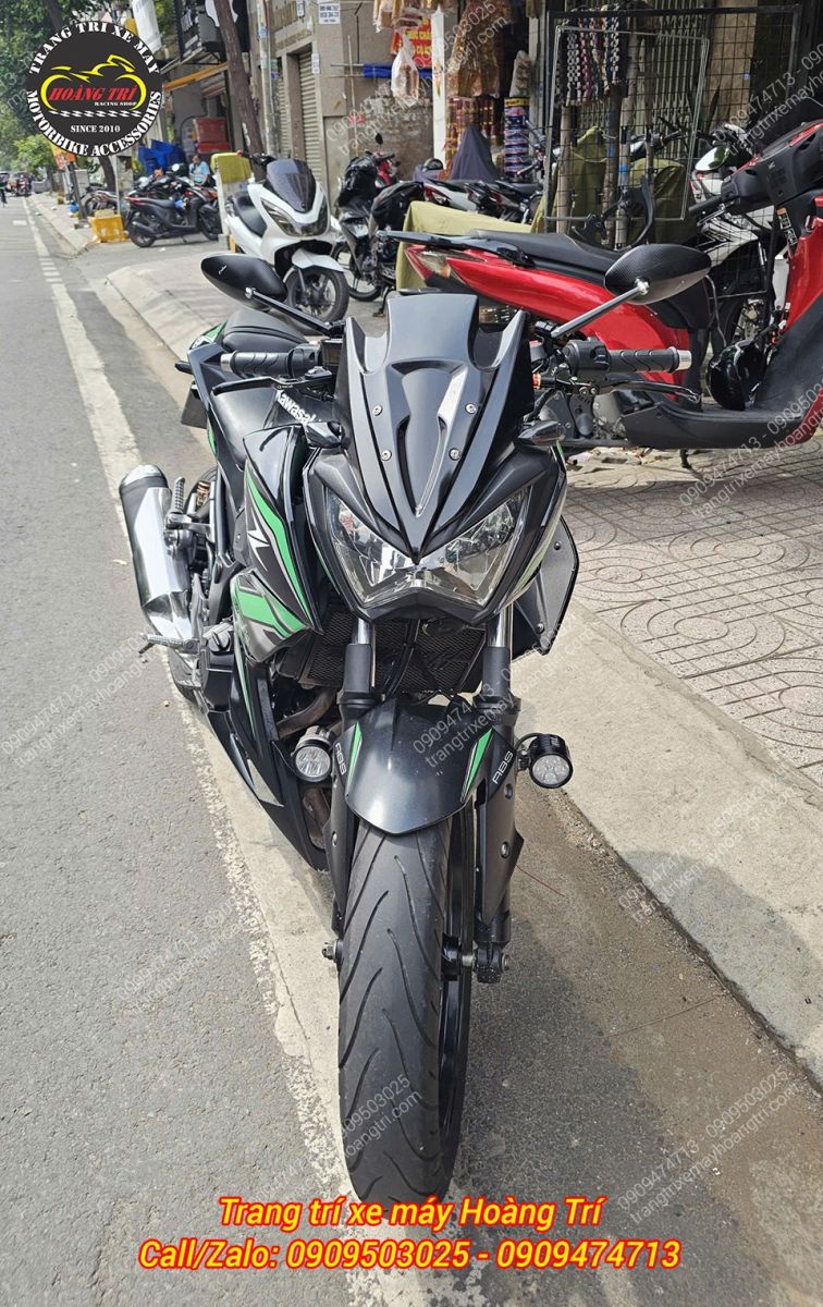 Anh khách lựa chọn trang bị cả hai bên để tạo sự đồng bộ và cân đối cho xe