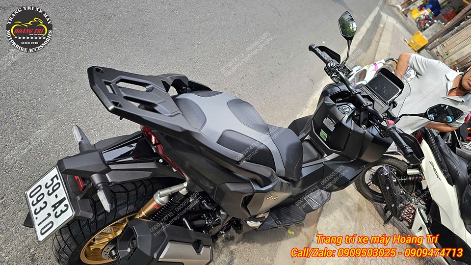 Góc chụp từ trên xuống cho thấy baga sau đã hoàn tất, vừa nâng cấp ngoại hình vừa tăng tính năng