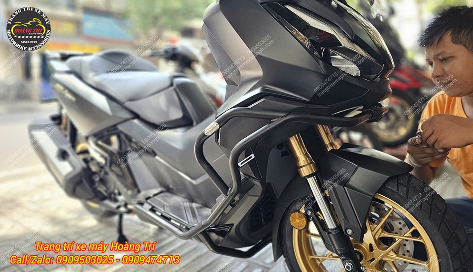 Bộ khung chống đổ HTR cho ADV 350 được lắp đúng chuẩn theo xe