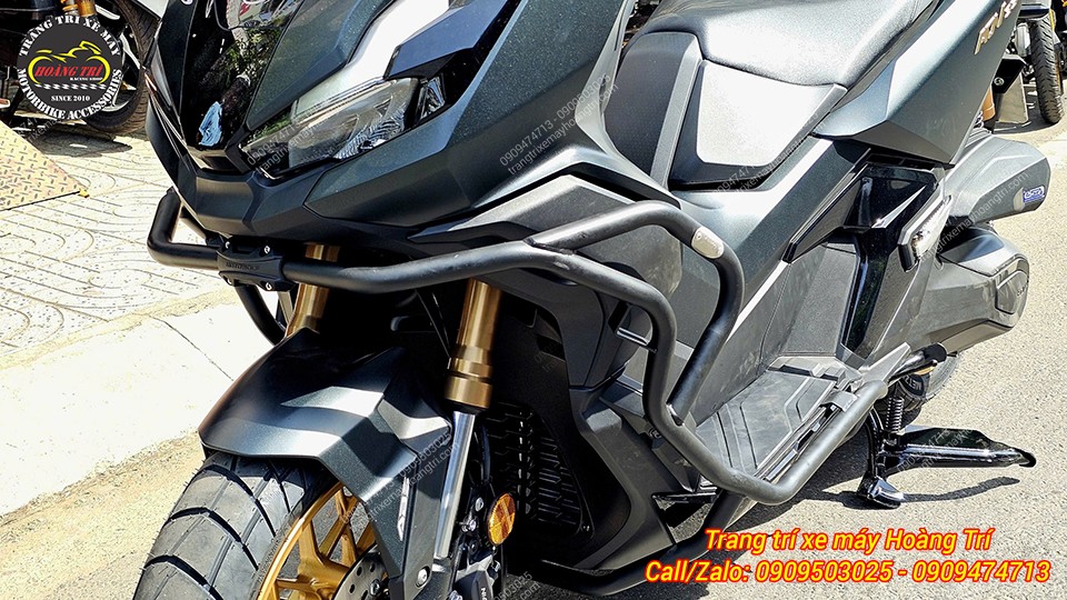 Nổi bật là pát gắn đèn trợ sáng được tích hợp sẵn, rất kinh tế, tiết kiệm