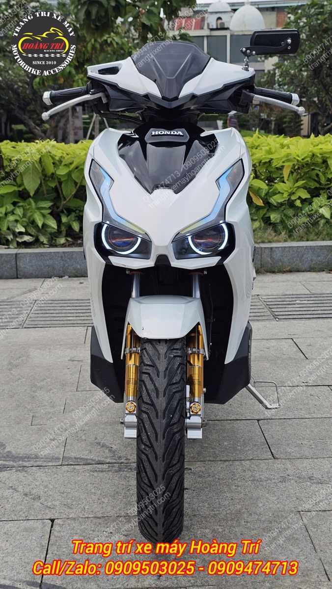 Điểm nhấn nổi bật nằm ở bi cầu, LED Audi và phuộc Kingham ở phần trước