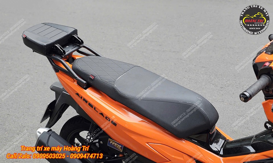 Toàn cảnh tựa lưng sau bật gập phiên bản V2 trên Airblade, gọn đẹp và phù hợp với mọi nhu cầu