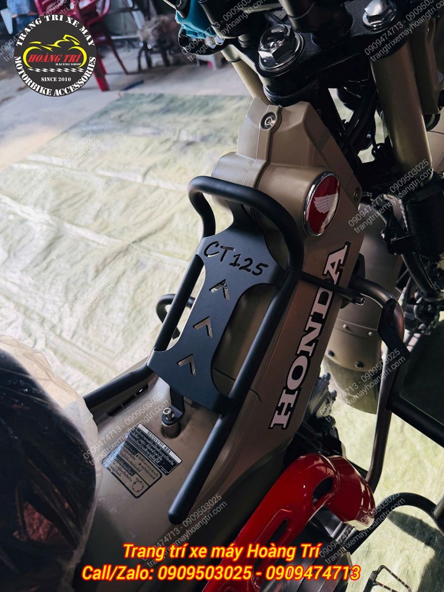 Góc nhìn nghiêng của baga KTC CT 125 sau khi lắp, tạo điểm nhấn mạnh mẽ cho phần baga xe