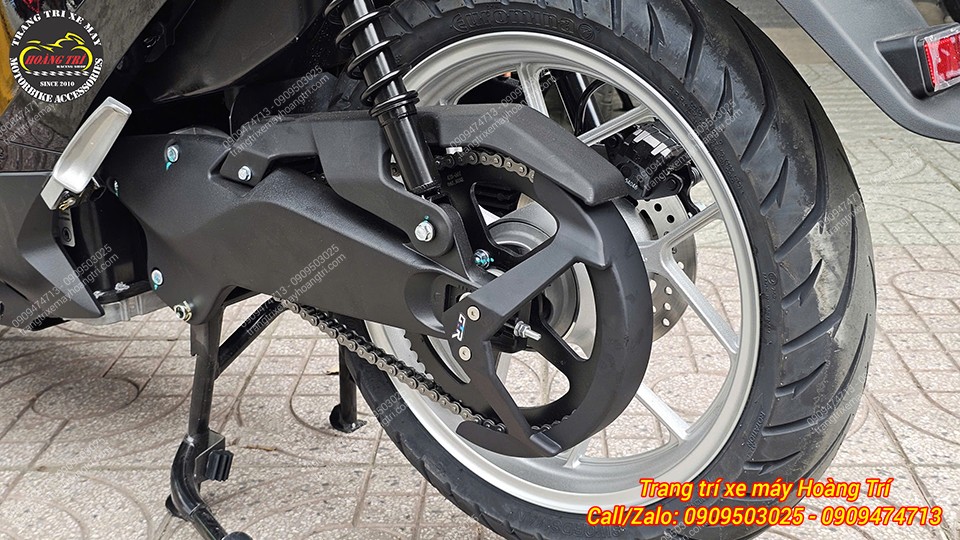 Thiết kế vừa vặn với vòng dĩa sên giúp bảo vệ tối đa sên xe không bị các vật bên ngoài tác động vào