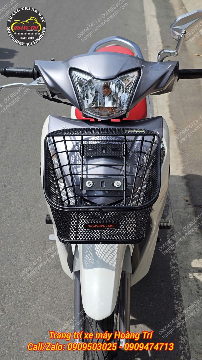 Lắp đặt dựa trên 2 vị trí ốc mặt nạ nên không cần khoan thêm chi tiết nào