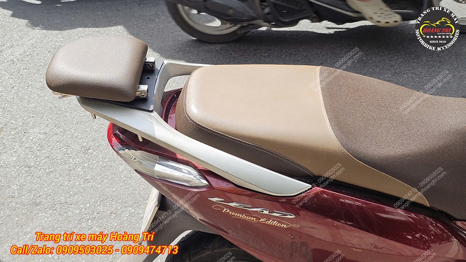 Baga tựa lưng gập mở hai chiều đã được trang bị trên xe Lead