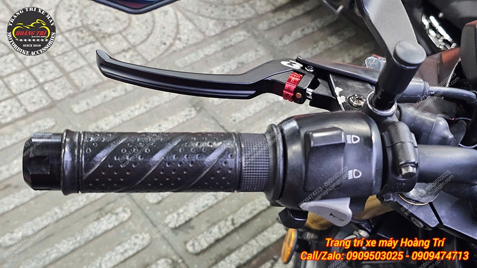 Cận cảnh tay thắng kiểu RCB E2, hoàn thiện sắc nét, cảm giác bóp thắng êm và chắc tay