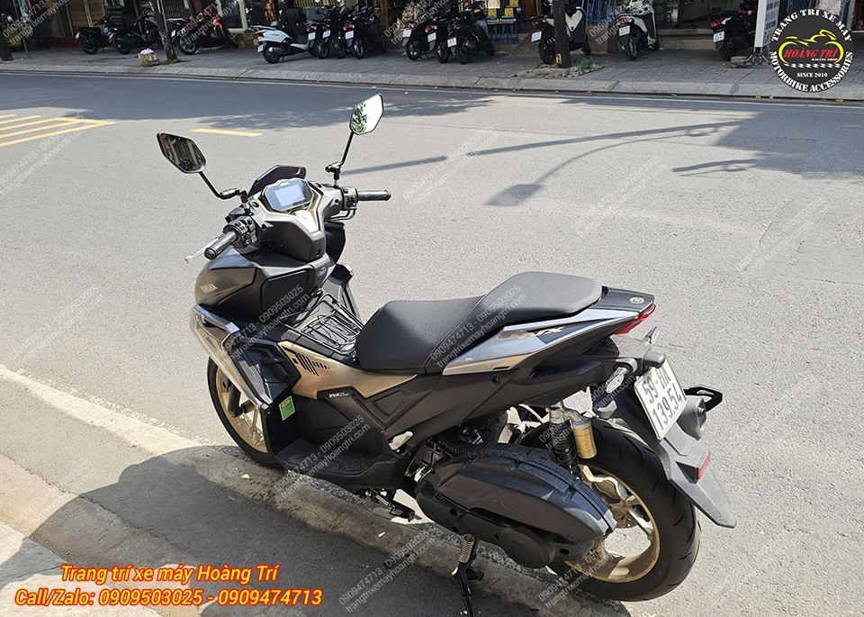 Có 2 lựa chọn màu: bạc và đen để anh em chọn màu sắc theo xe