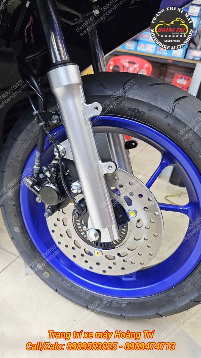 Cận cảnh phanh đĩa trước - heo dầu zin Yamaha, đĩa thiết kế đơn giản