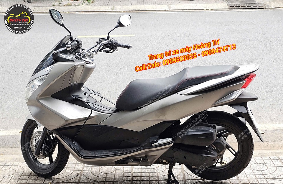 Chiếc PCX 2014 ghé shop nâng cấp thêm phụ kiện cần thiết, tăng sự tiện dụng cho quá trình sử dụng xe