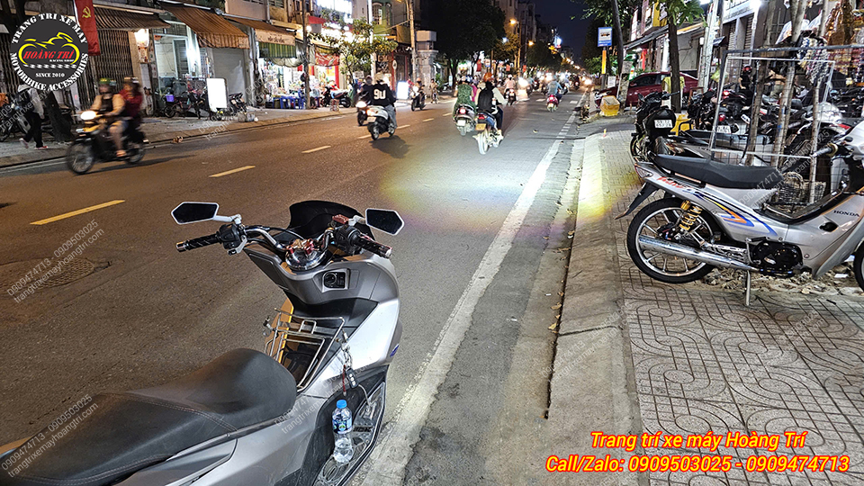 Chế độ pha của M10 Ultra V2 chiếu xa vượt trội, giúp chinh phục mọi cung đường