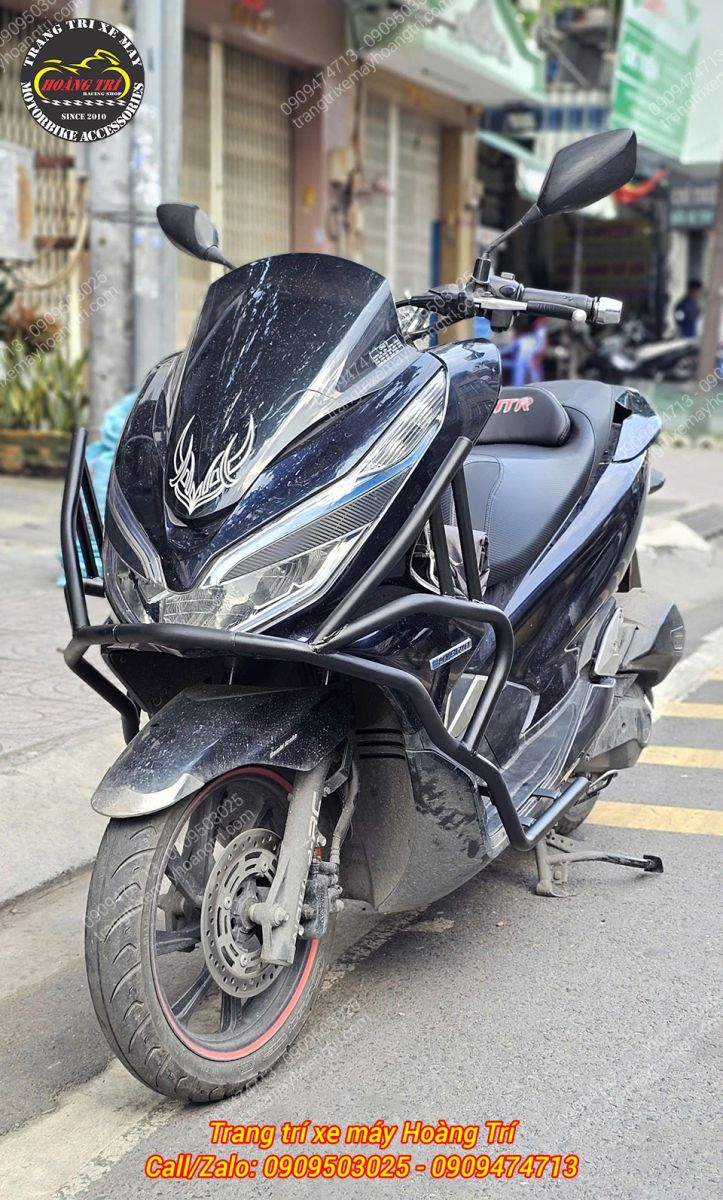 Phiên bản mới vừa có mặt tại Hoàng Trí Shop với 2 thanh ngang bảo vệ phần yếm trên