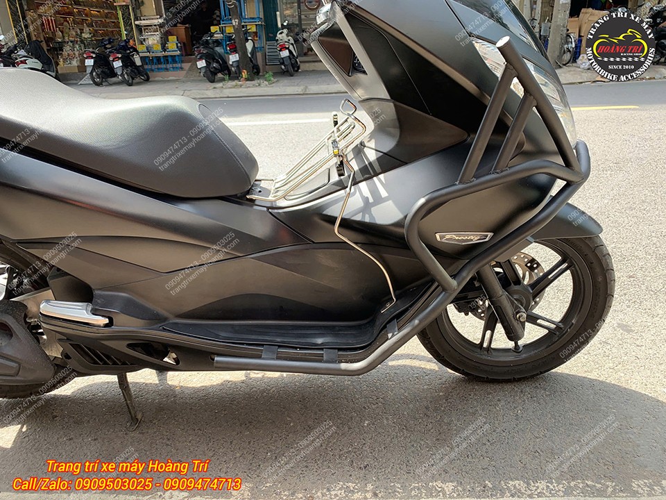 Khung HTR được thiết kế chạy dọc thân xe tới sàn để chân, mang lại khả năng bảo vệ toàn diện khi va đập