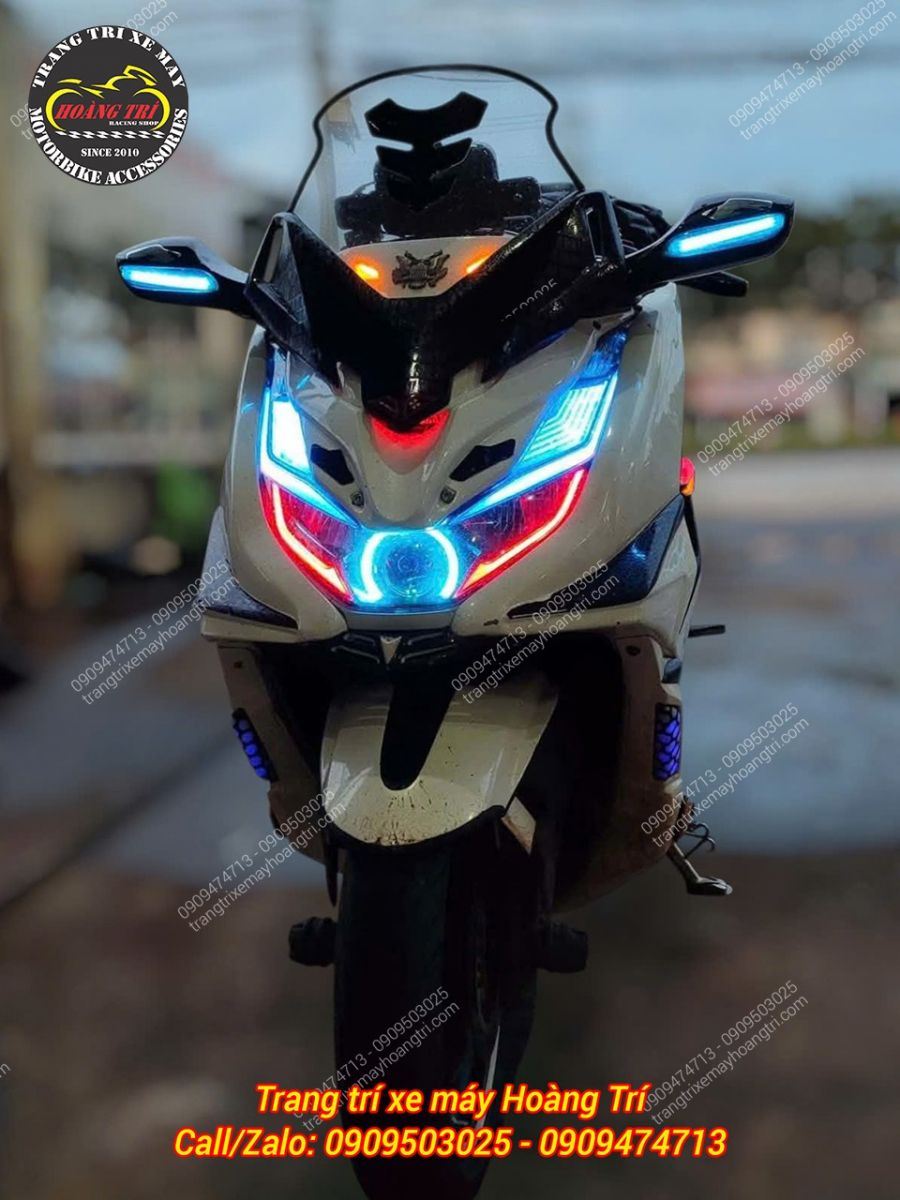 Mẫu ốp chắn gió dành cho PCX 160 đời 2021-2024 được thiết kế kèm kính hậu có xi nhan