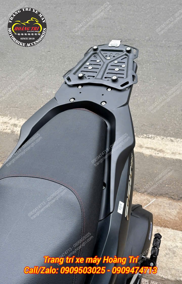 Phần chân đế gắn thùng cũng đã được trang bị hoàn chỉnh trên PCX 160