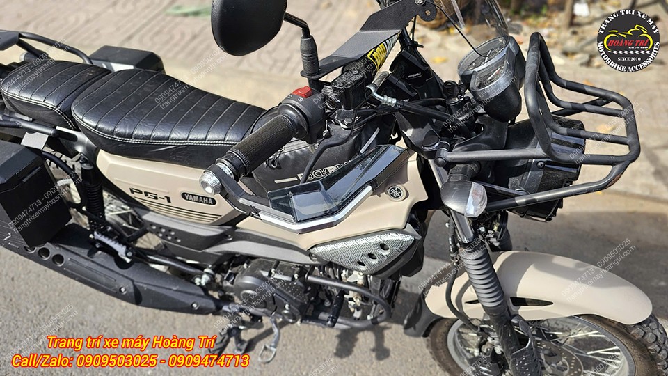 Anh khách đồng thời trang bị thêm baga đầu đèn PG-1 làm xe nổi bật đúng gu