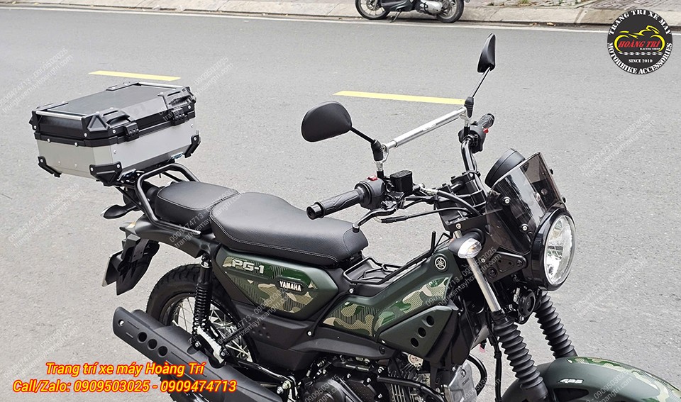 Khu vực này thường được anh em tận dụng để gắn màn hình, giá đỡ điện thoại, móc treo,...