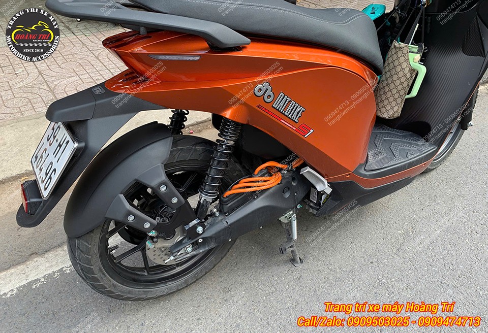 Toàn cảnh chắn bùn 4 chân Datbike Quantum, giúp xe sạch hơn khi di chuyển trời mưa