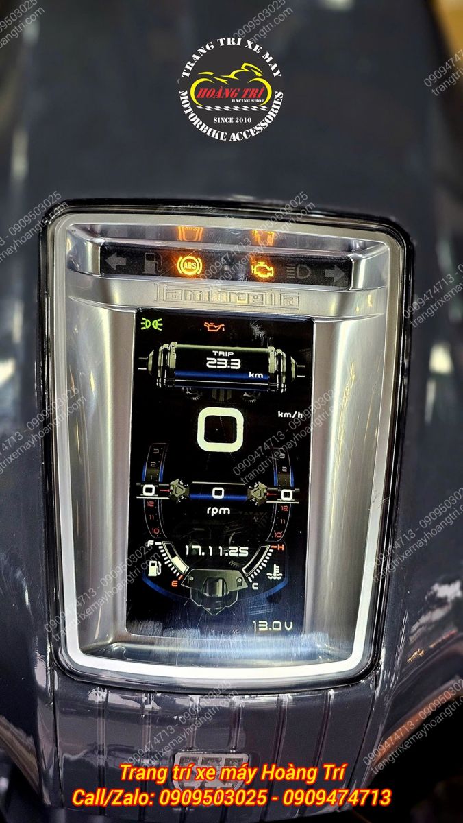 Màn hình xe Lambretta hiển thị thông số kỹ thuật sắc nét, điểm nhấn công nghệ hiện đại nổi bật