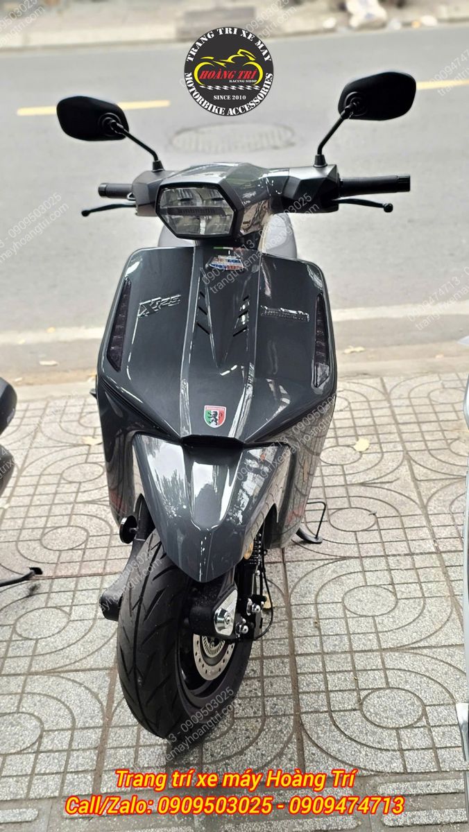 Diện mạo mặt trước cuốn hút, nay càng thêm đẳng cấp với tính năng gác chân tự động phục vụ người ngồi sau