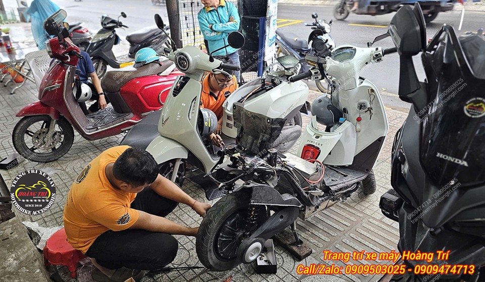 Anh khách chọn mẫu phuộc RCB C-Series 275mm để lắp cho chiếc xe của mình