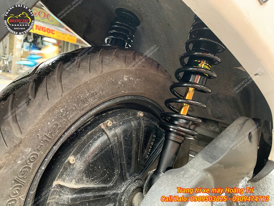 Nhiều anh em yêu thích dòng phuộc có ti vàng đặc trưng của Racing Boy