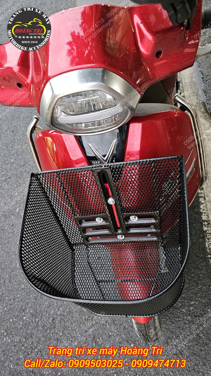 Hình ảnh chi tiết cho thấy vị trí bắt ốc trên mặt nạ Klara rất chắc chắn