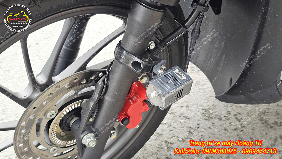 Bộ pát gắn chắc chắn, dễ dàng tùy chỉnh hướng sáng theo mong muốn