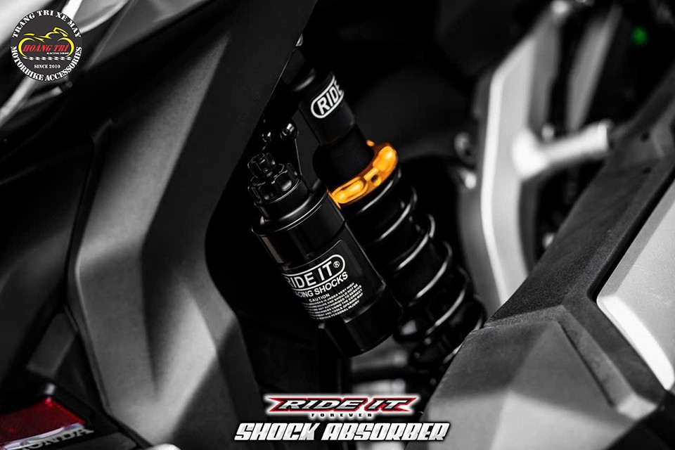 Phuộc Ride it R3 DLC chính hãng sau khi hoàn thiện lắp đặt trên xe Sh 350