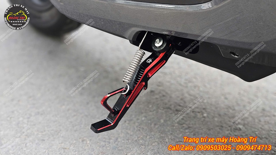 Chân chống nghiêng Piranha phối màu đỏ - đen với chất liệu cao cấp được trang bị cho Stylo 160