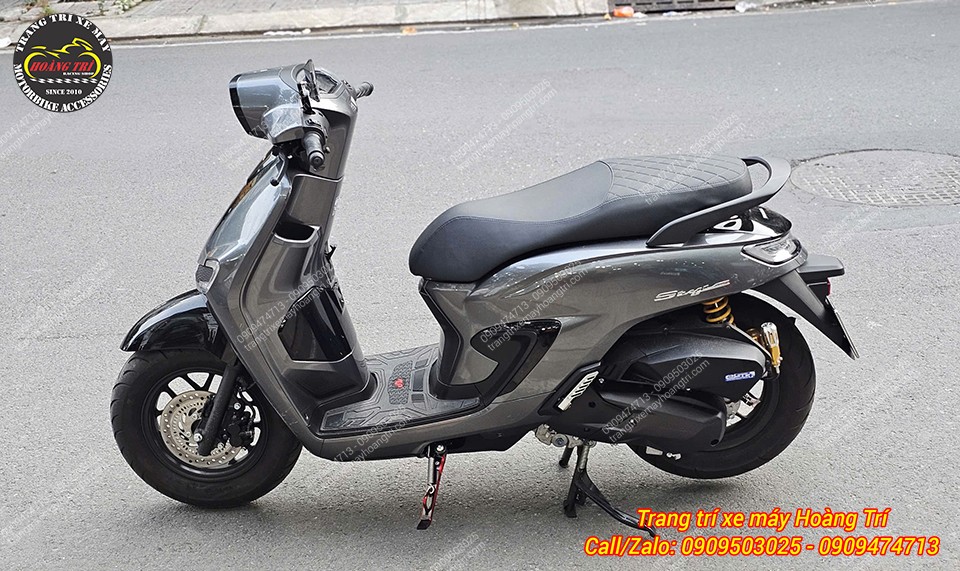 Chất liệu nhôm mang đến sự nhẹ nhàng nhưng vẫn đảm bảo độ cứng cáp và khả năng chịu lực tốt