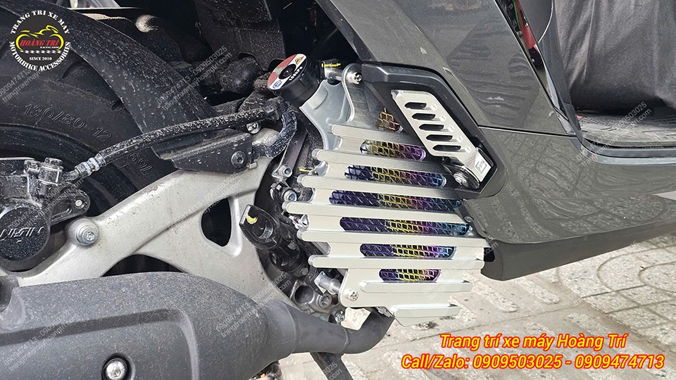 Che két nước nhôm CNC 3D với lưới titan nổi bật được lắp cho xe Stylo 160