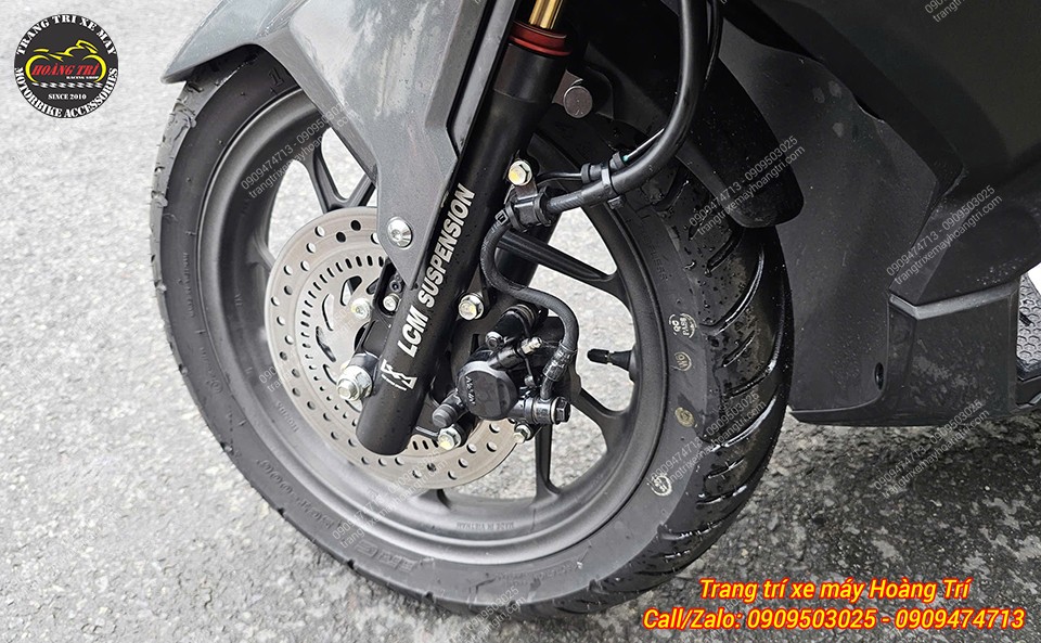 Mắt đọc tín hiệu được lắp gọn gàng trên phuộc LCM cho Vario 160