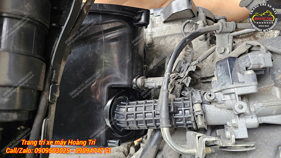 Xe đang được gắn nắp pô e Scoopy với kiểu dáng gọn gàng và tinh tế