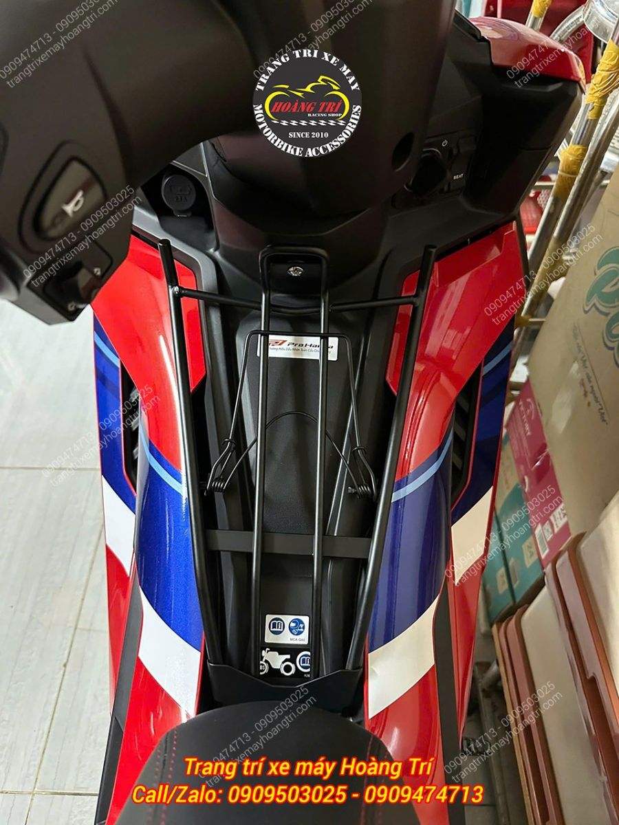 Chiếc Winner R vừa được độ thêm phụ kiện baga giữa 10 ly tiện dụng