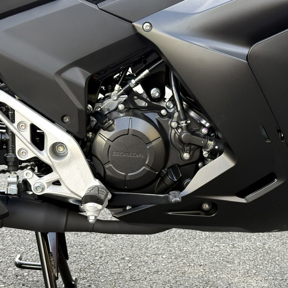 Lốc máy vẫn được thiết kế mang hơi hướng của dòng Winner X