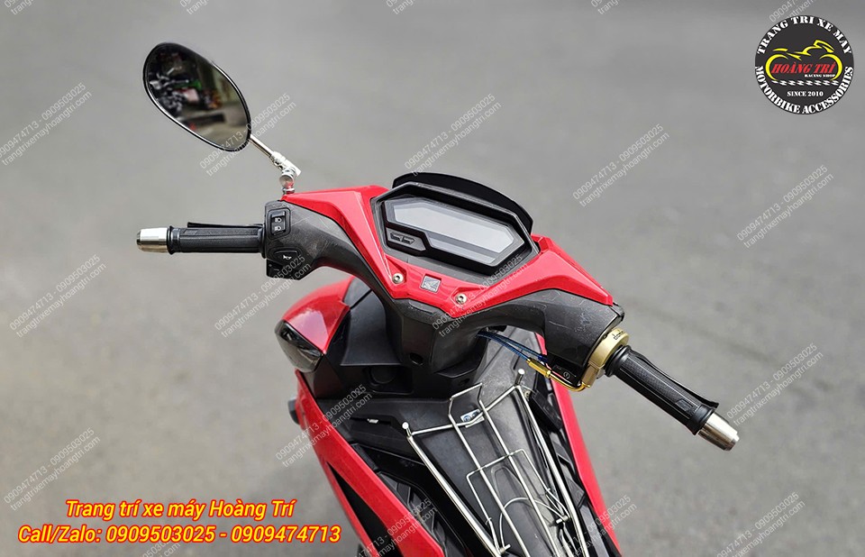 Tổng thể góc nhìn phía sau tay lái trở nên đẳng cấp hơn với món đồ chơi chất lượng này